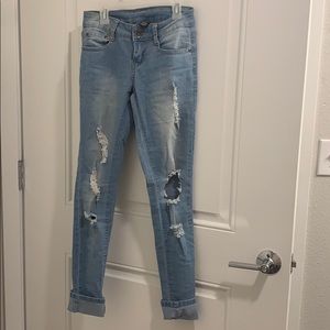 Light distress jeans